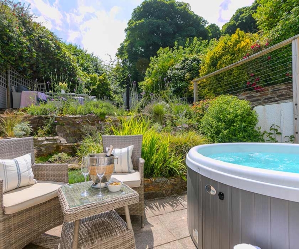 cornwall-cottages-with-hot-tubs